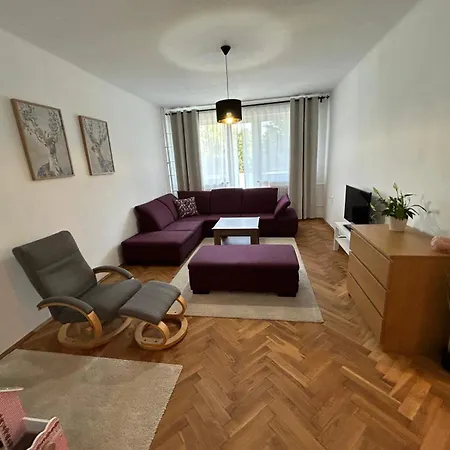 Marina V Zelenom Dvore Apartman Nagyszombat